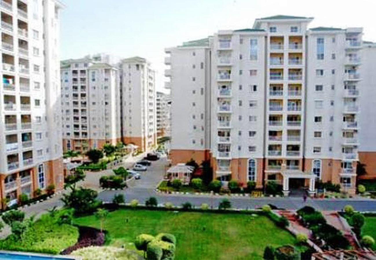 Eldeco Golf View Apartments